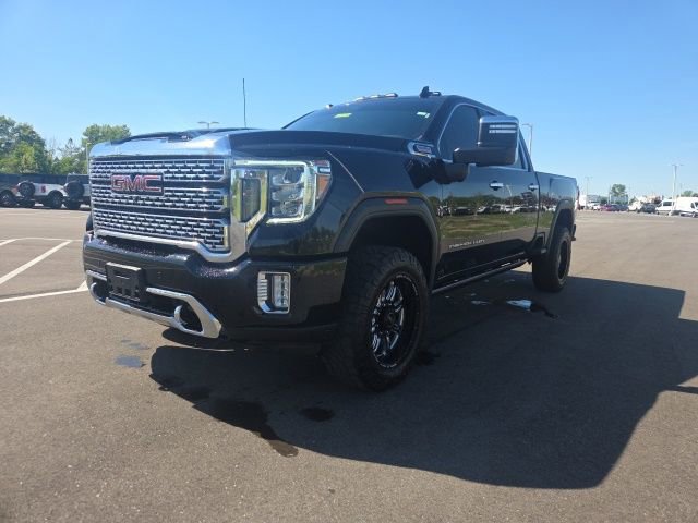 Used 2022 GMC Sierra 2500 Denali w/ Denali Black Diamond Edition AWD/4WD video 2
