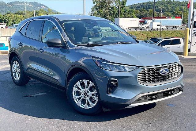 Certified 2023 Ford Escape Active w/ Tech Pack #1 FWD image 2