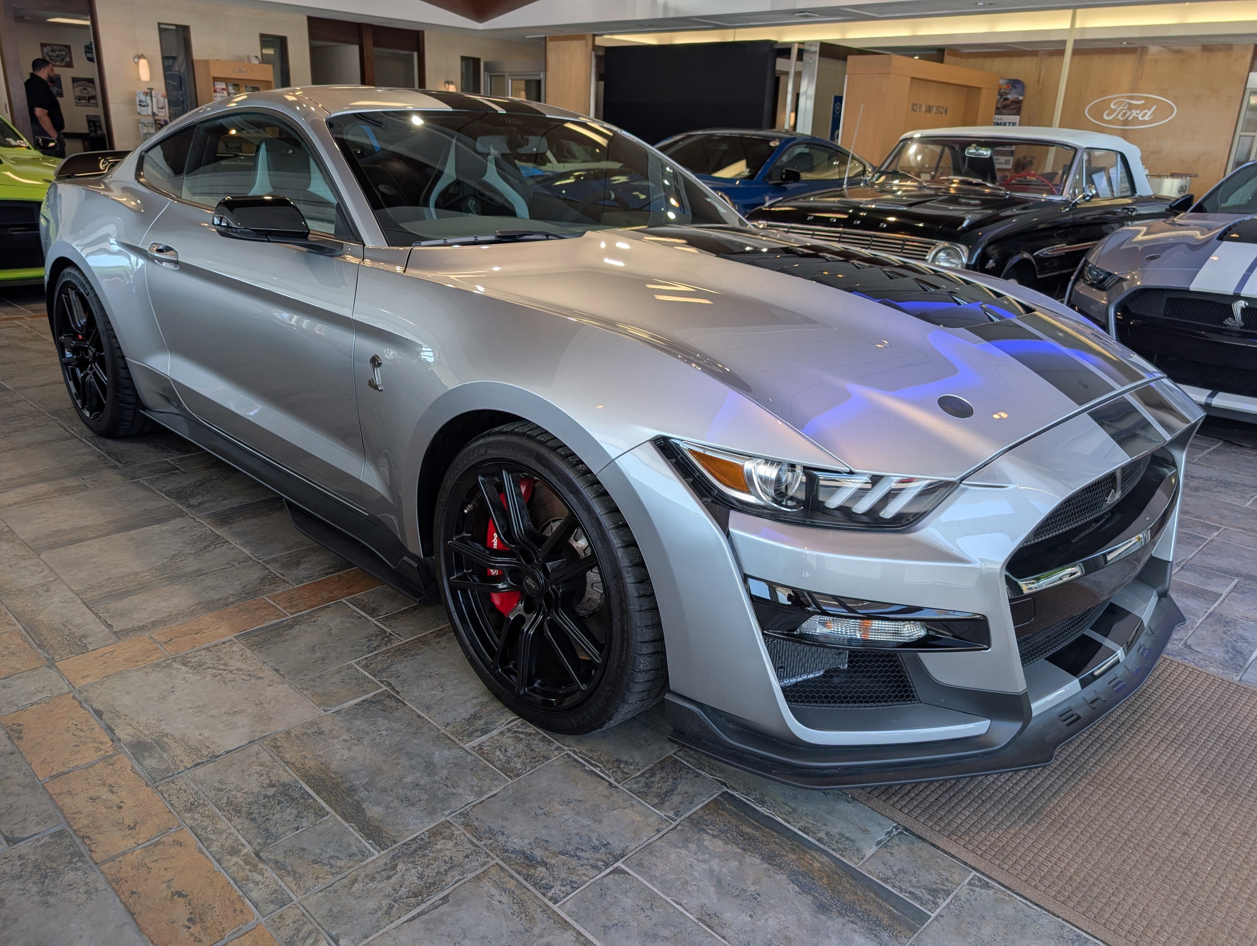 Certified 2020 Ford Mustang Shelby GT500 w/ Technology Package RWD image 8