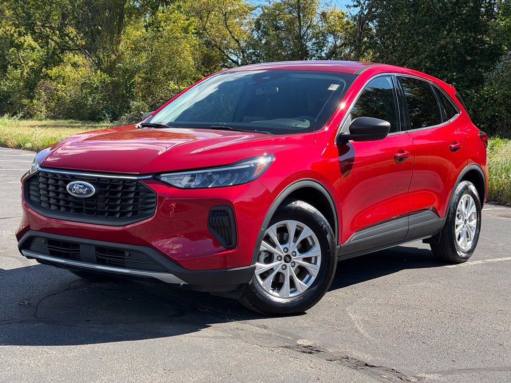 Certified 2023 Ford Escape Active AWD/4WD image 2