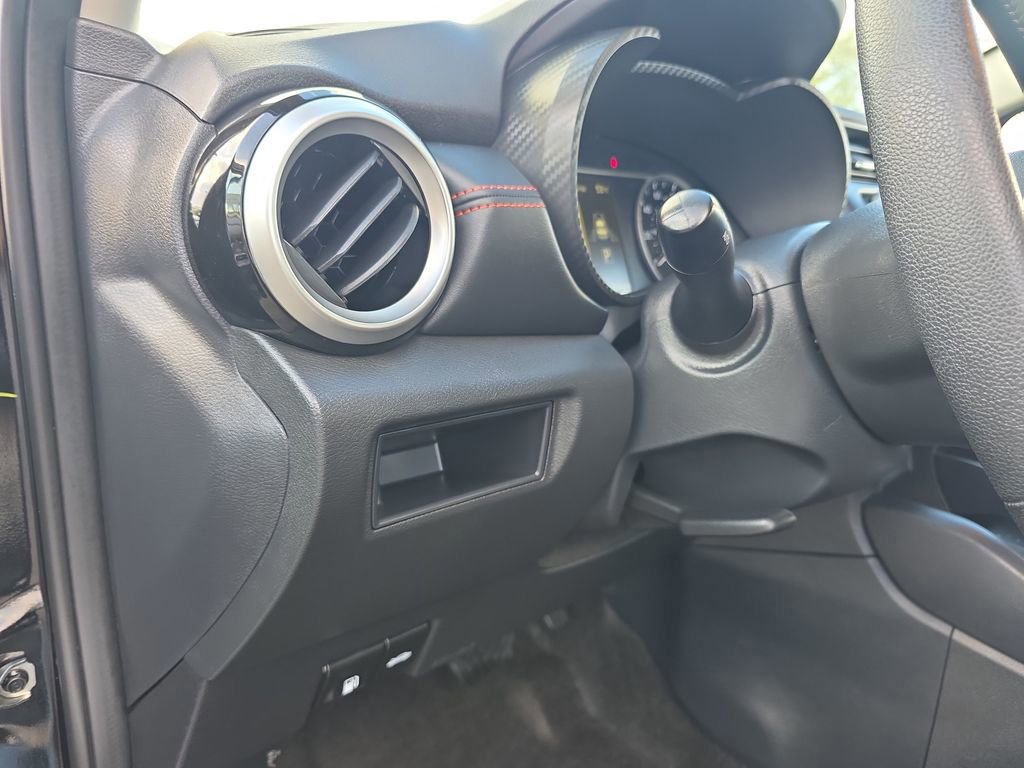 Used 2024 Nissan Versa SR w/ Trunk Package image 18