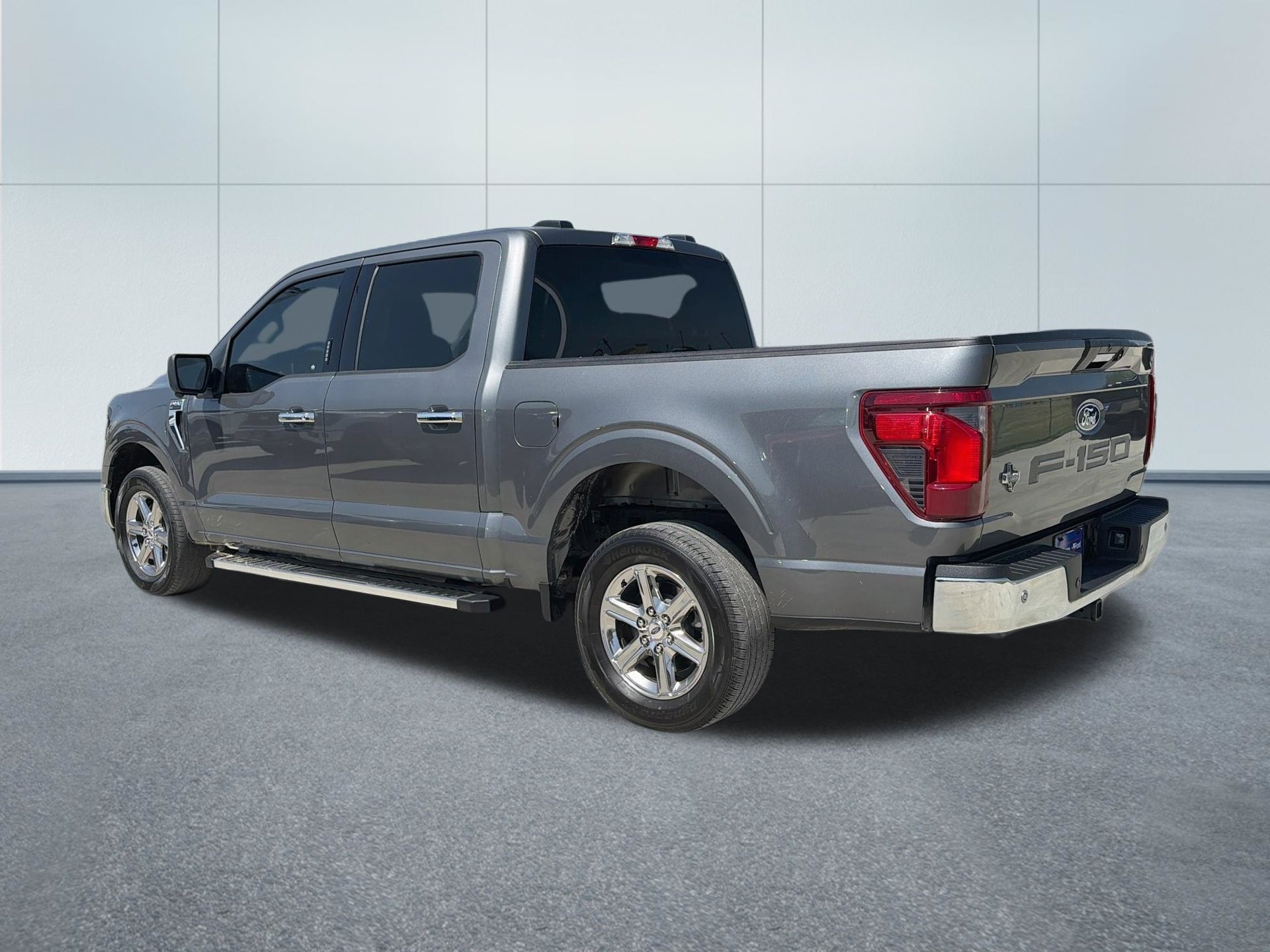 Certified 2024 Ford F150 XLT w/ Mobile Office Package RWD image 9