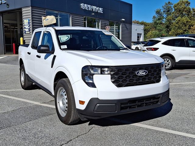 Certified 2025 Ford Maverick XL w/ Equipment Group 102A image 2