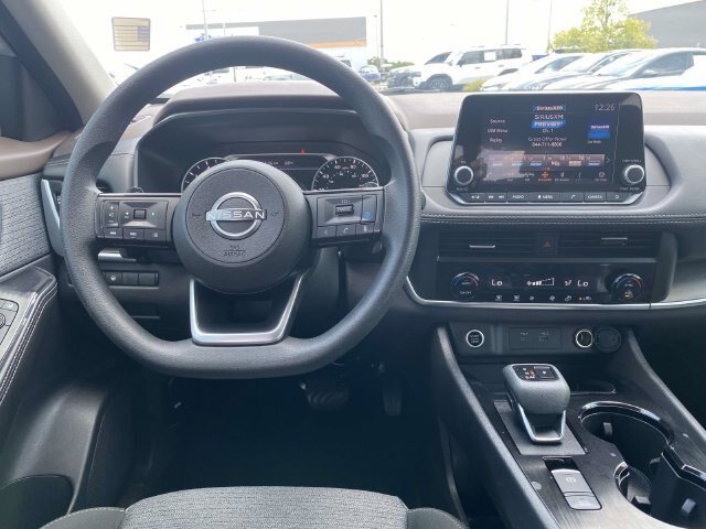 Used 2023 Nissan Rogue SV FWD image 12