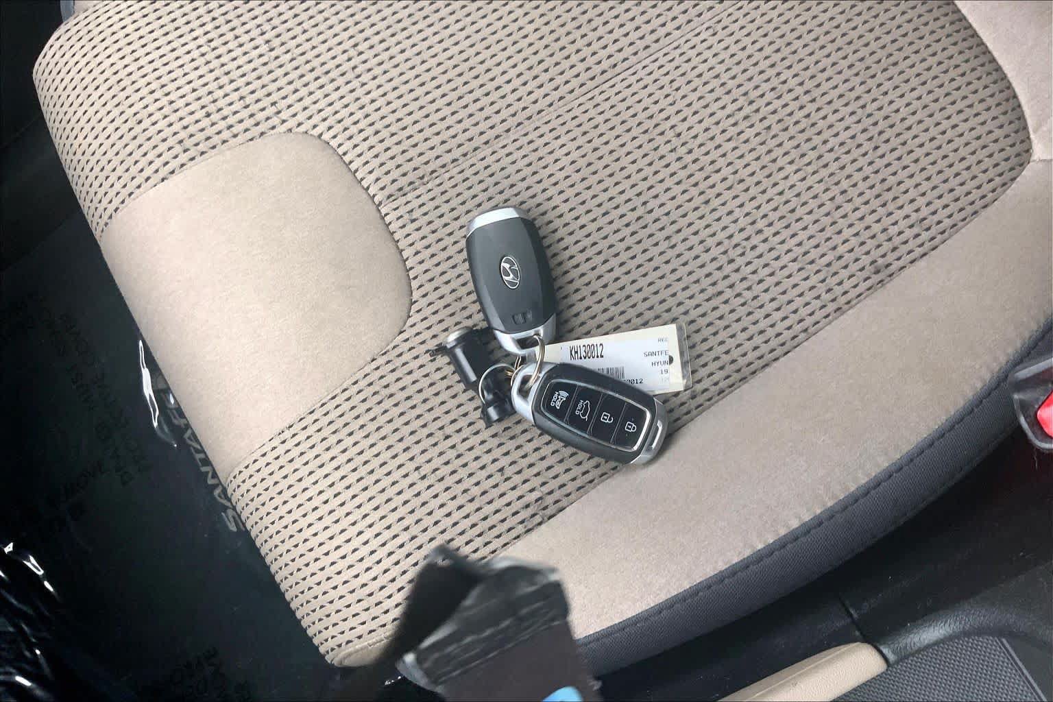 Used 2019 Hyundai Santa Fe SEL FWD image 13