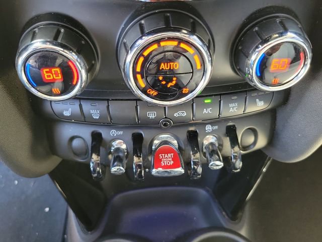 Used 2019 MINI Cooper 4-Door Hardtop w/ Signature Upholstery Package image 29