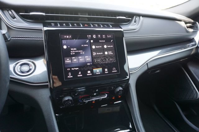 Used 2022 Jeep Grand Cherokee L Laredo RWD image 4
