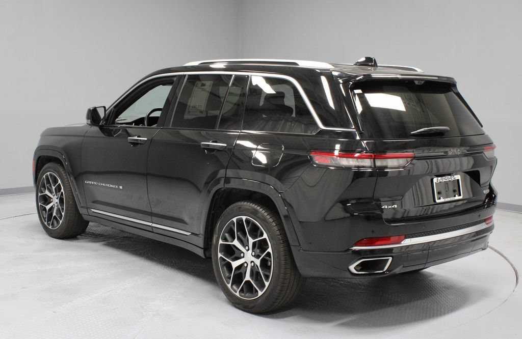 Used 2024 Jeep Grand Cherokee Summit AWD/4WD image 11
