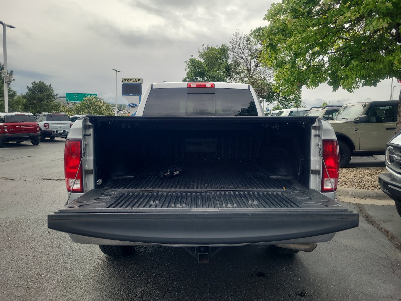 Used 2018 RAM 1500 Classic SLT AWD/4WD image 32