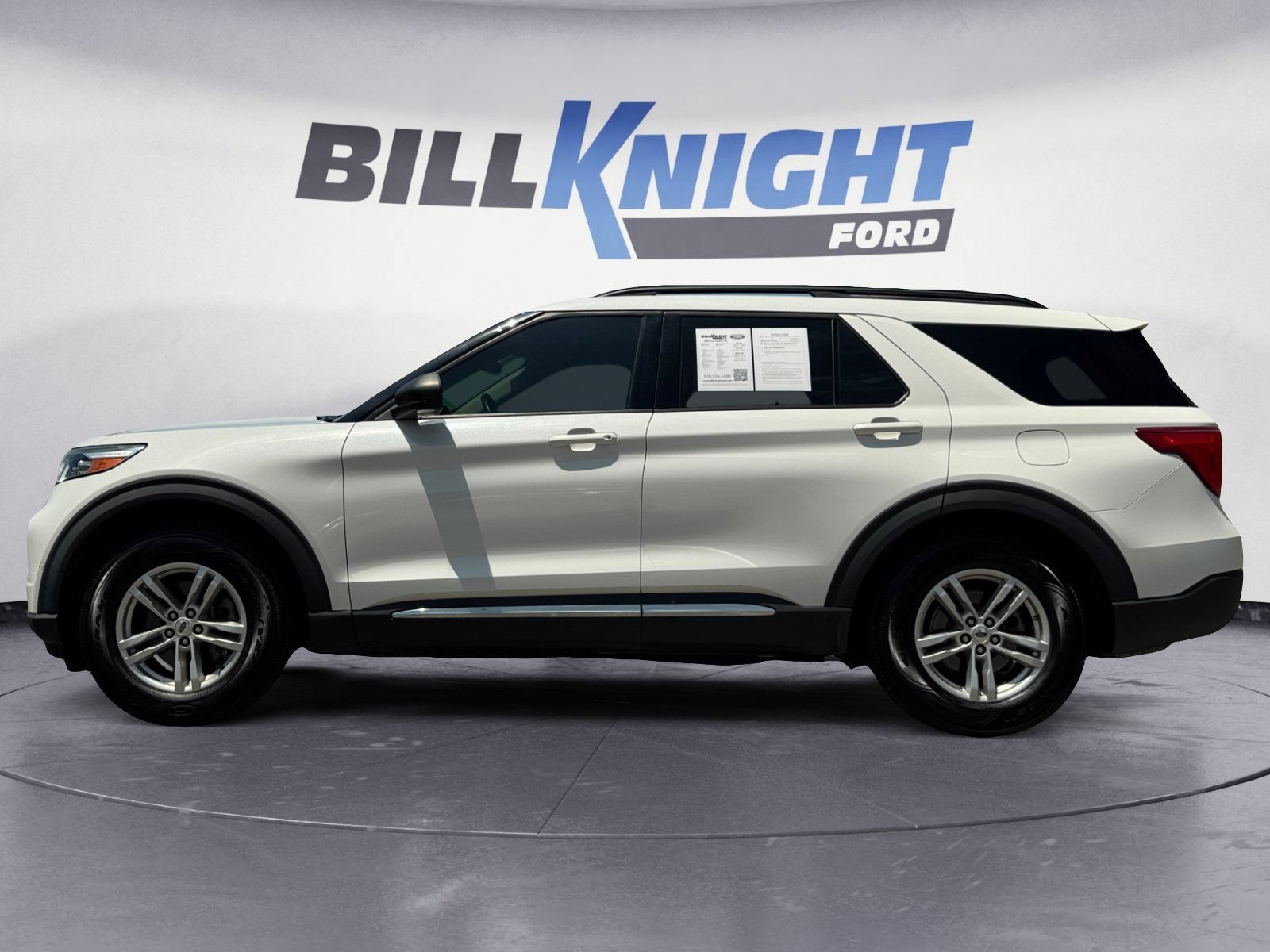 Certified 2020 Ford Explorer XLT w/ Equipment Group 202A RWD image 2