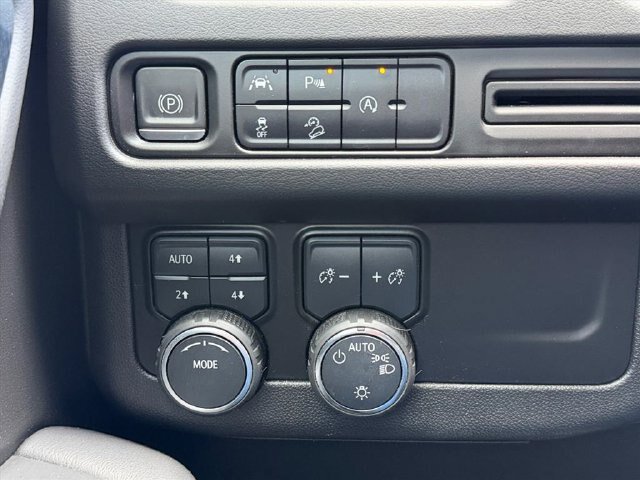 Used 2023 Chevrolet Suburban Z71 AWD/4WD image 19