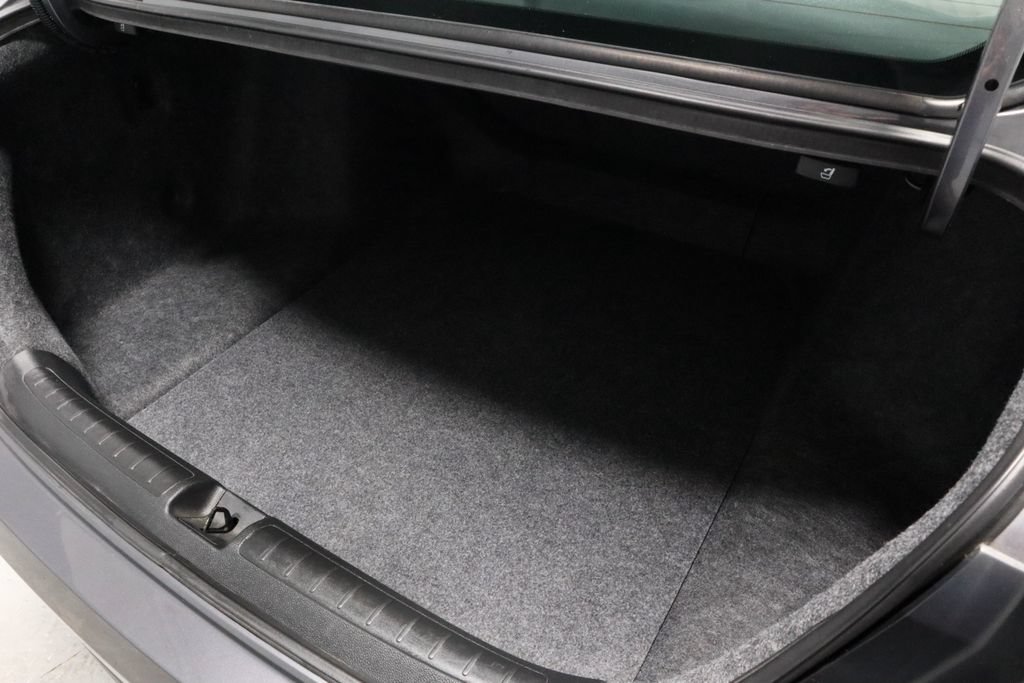 Used 2020 Honda Accord Touring image 13