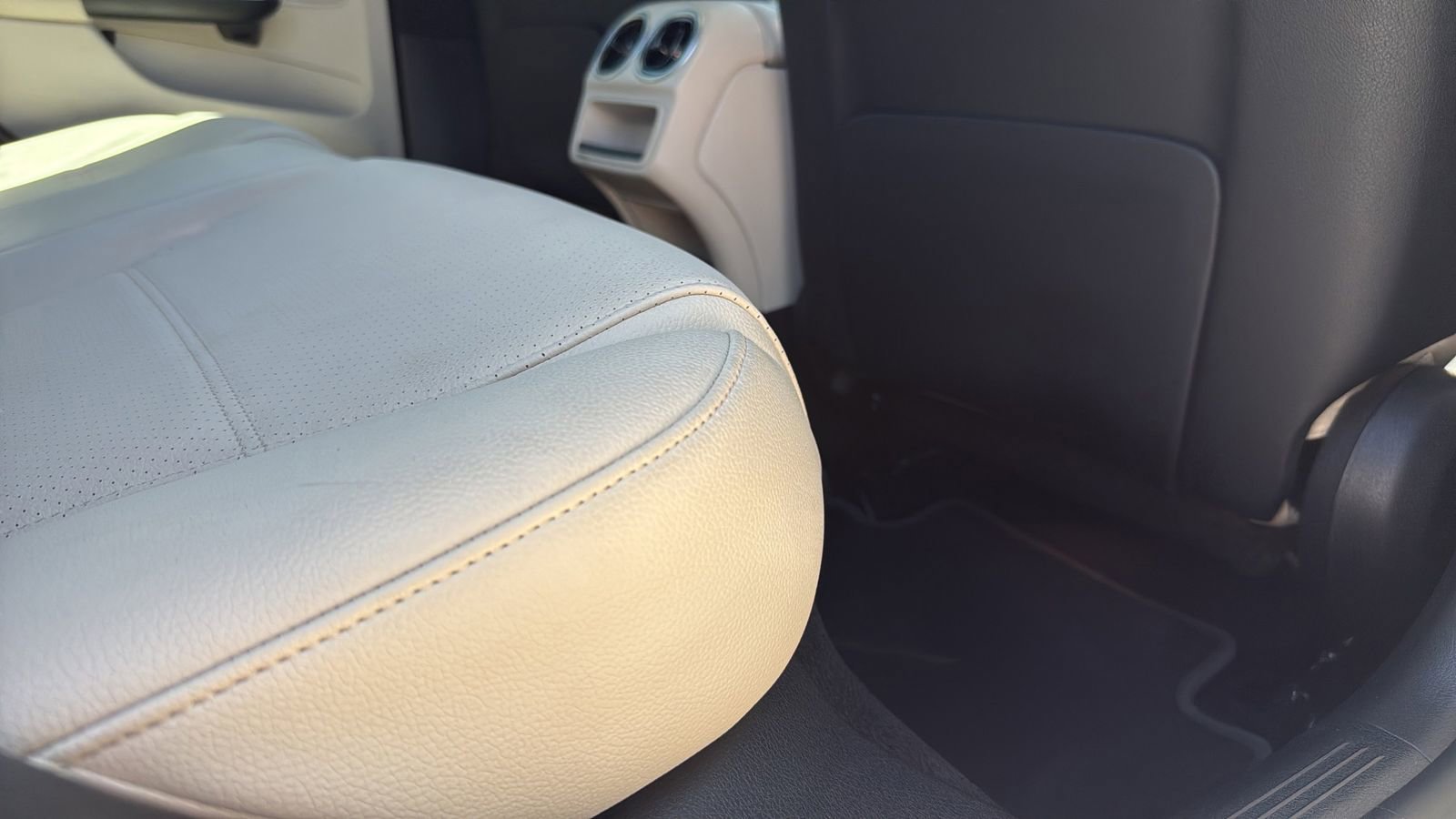Used 2022 Mercedes-Benz C 300 Sedan image 26