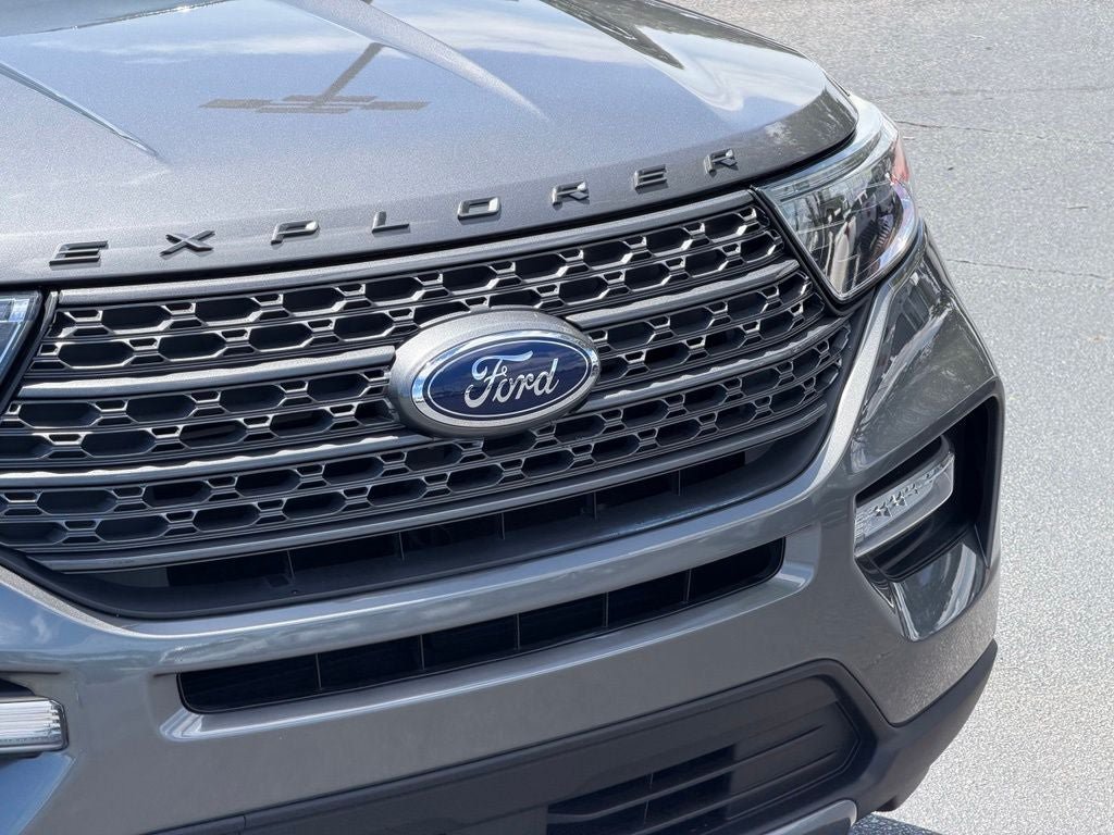 Certified 2021 Ford Explorer XLT w/ Equipment Group 202A RWD image 21