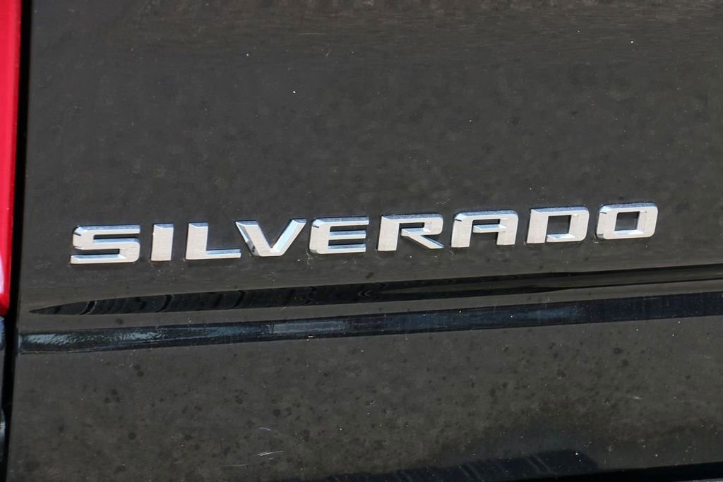 Used 2025 Chevrolet Silverado 1500 LT RWD image 8