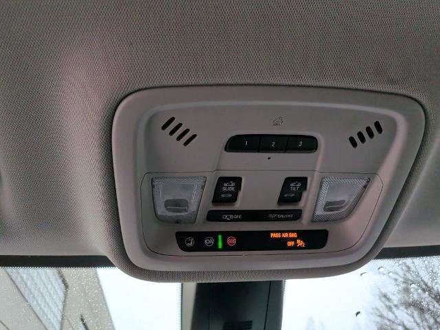 Used 2020 Chevrolet Traverse LT w/ LT Premium Package image 23