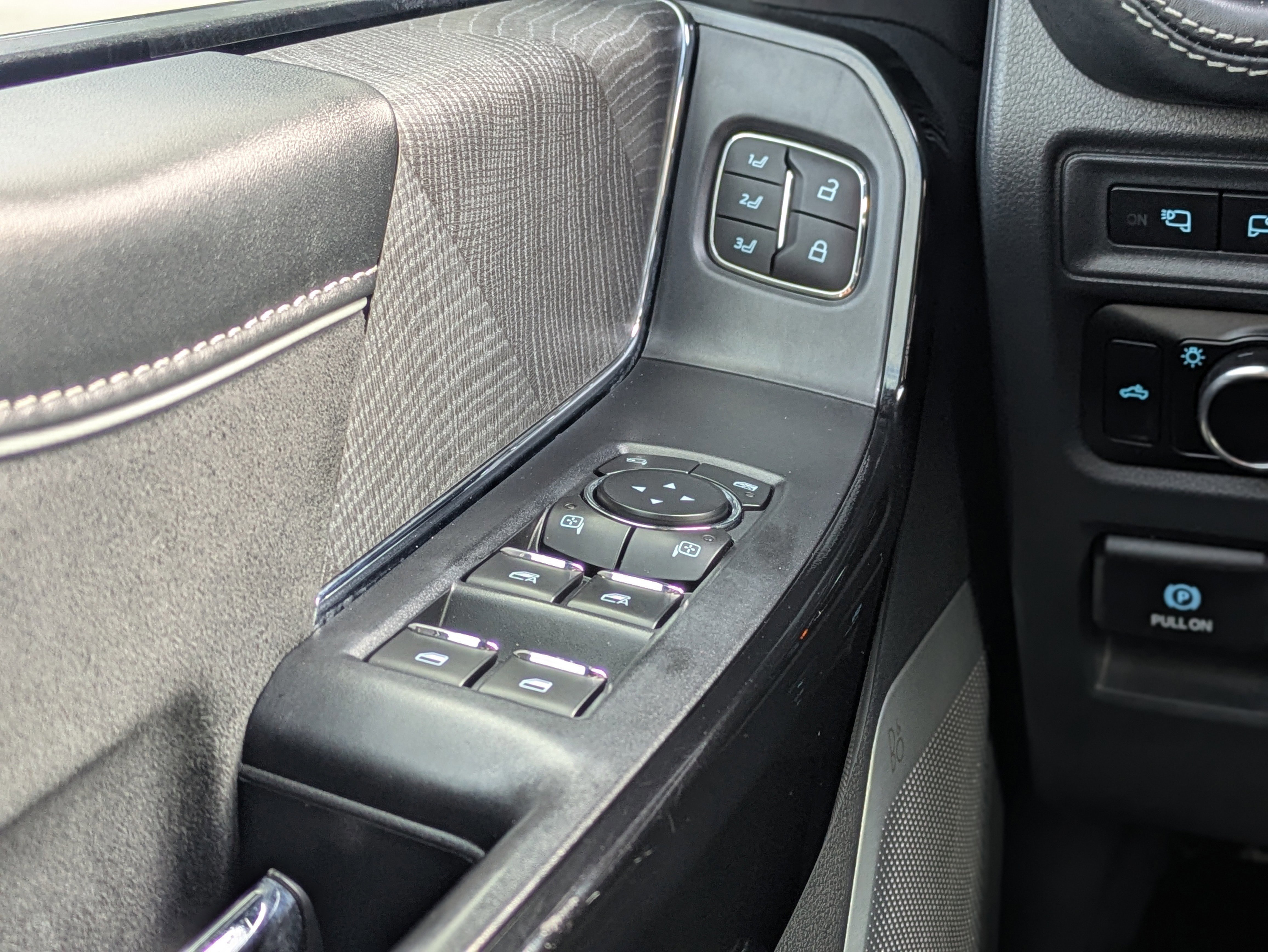 Certified 2023 Ford F150 Lightning Platinum image 25