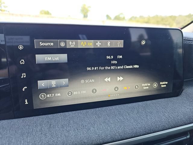 Used 2025 Nissan Kicks SV FWD image 24