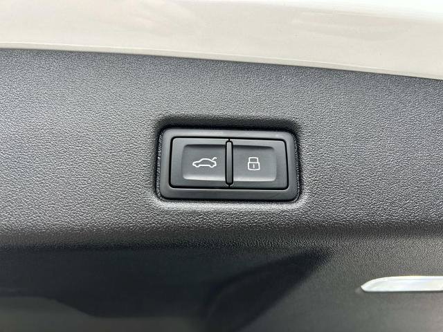 Used 2025 Audi Q5 Prestige AWD/4WD image 21