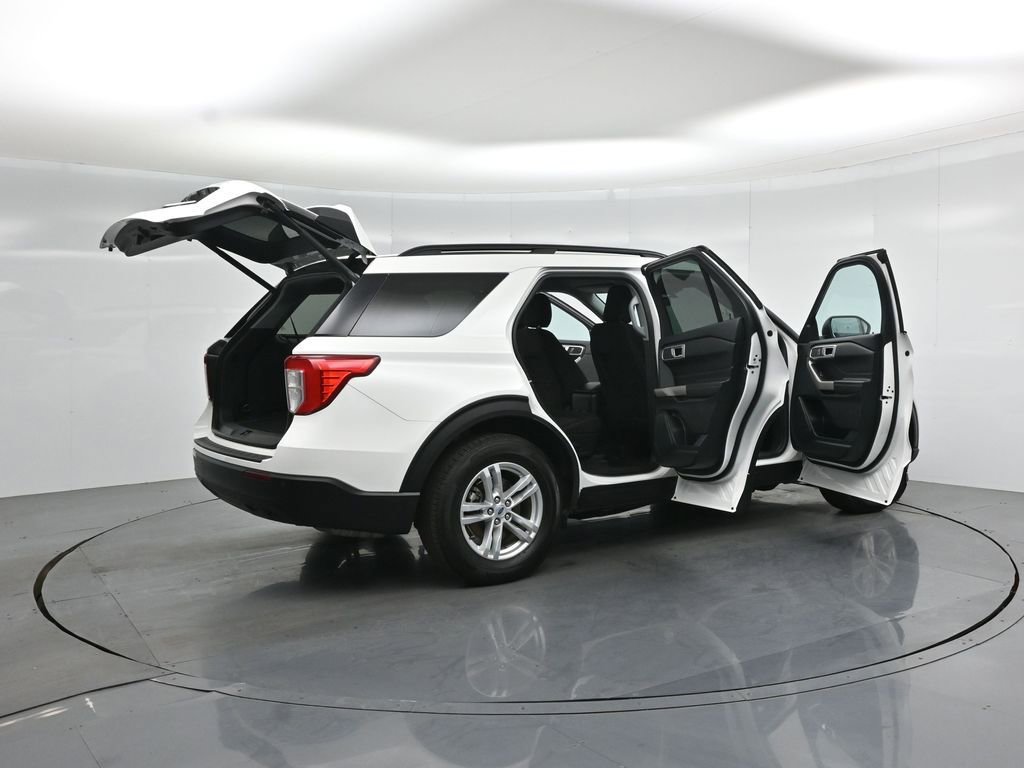 Certified 2023 Ford Explorer XLT RWD image 5