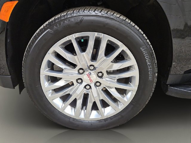 Used 2024 GMC Yukon Denali w/ Advanced Technology Package AWD/4WD image 34