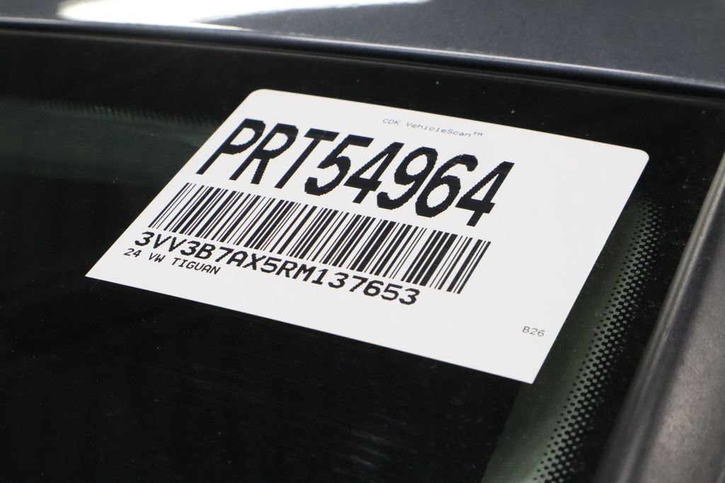 Used 2024 Volkswagen Tiguan SE image 34