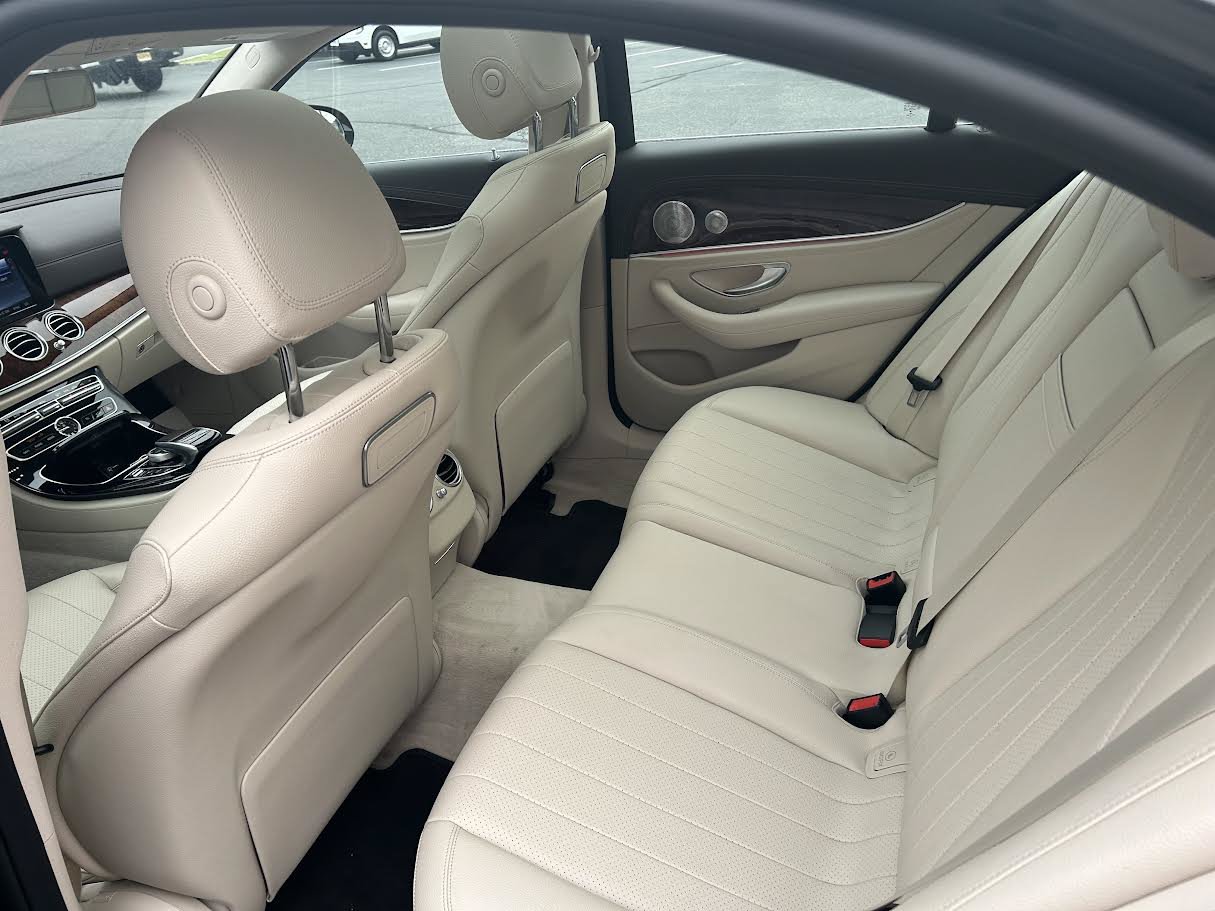Used 2018 Mercedes-Benz E 300 4MATIC image 7