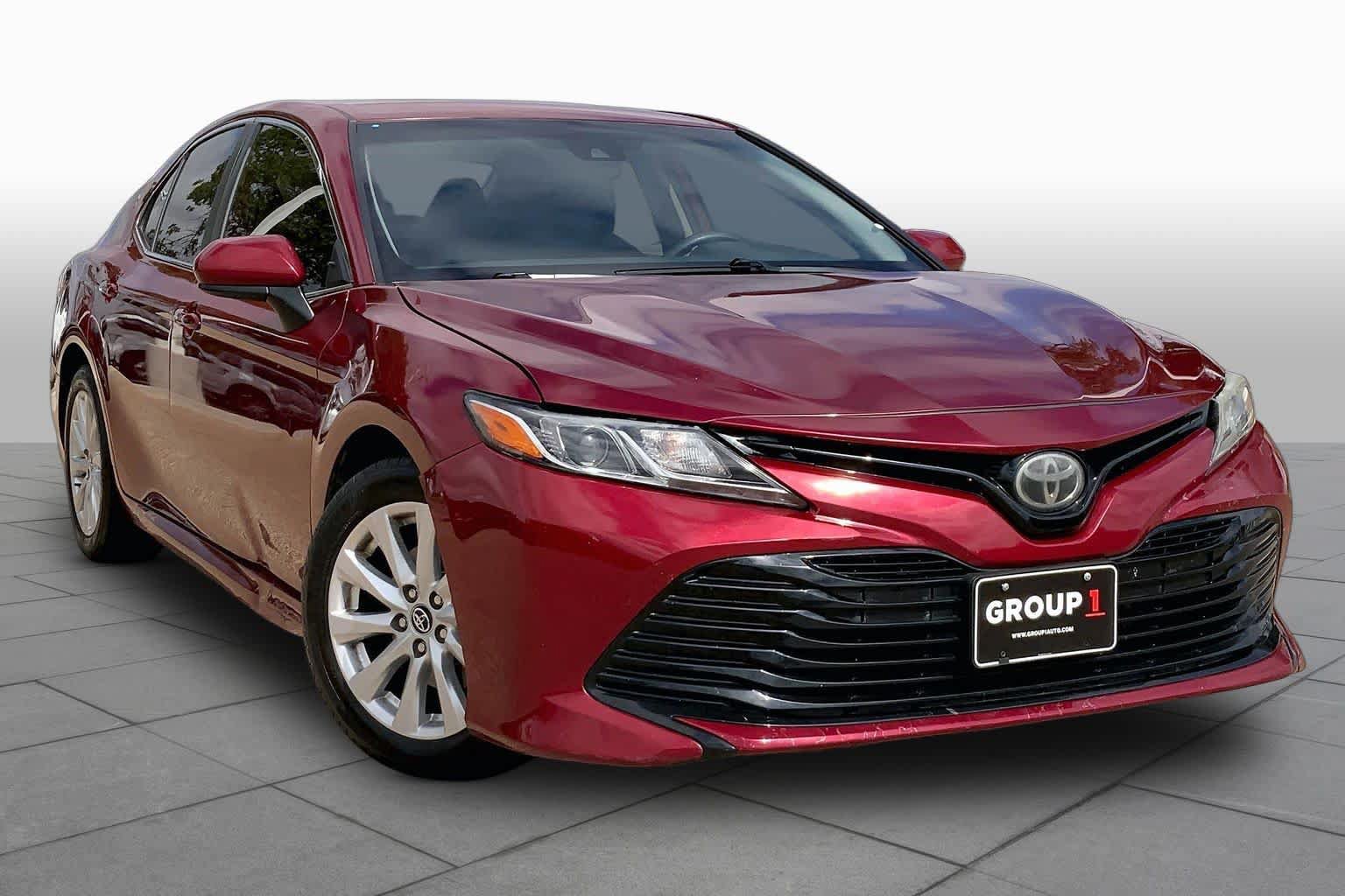 Used 2020 Toyota Camry LE FWD image 3