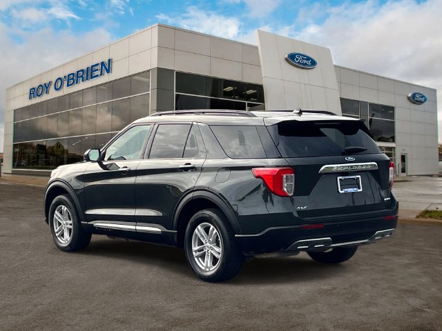 Certified 2023 Ford Explorer XLT w/ Equipment Group 202A AWD/4WD image 3