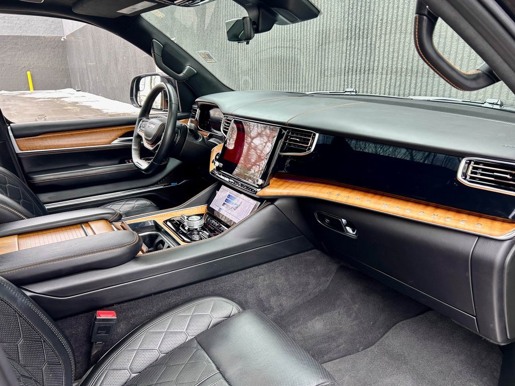 Used 2022 Jeep Grand Wagoneer Series III w/ Rear Seat Video Group 1 image 21