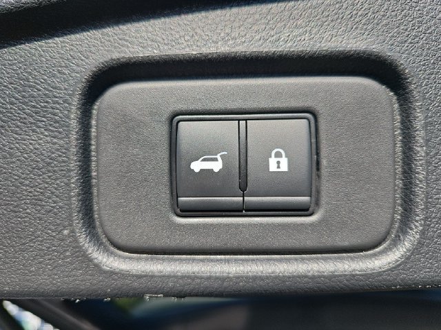 Used 2024 Nissan Pathfinder Platinum FWD image 14