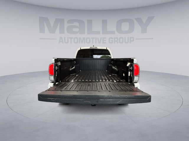 Used 2023 Toyota Tacoma TRD Off-Road w/ Technology Package AWD/4WD image 19
