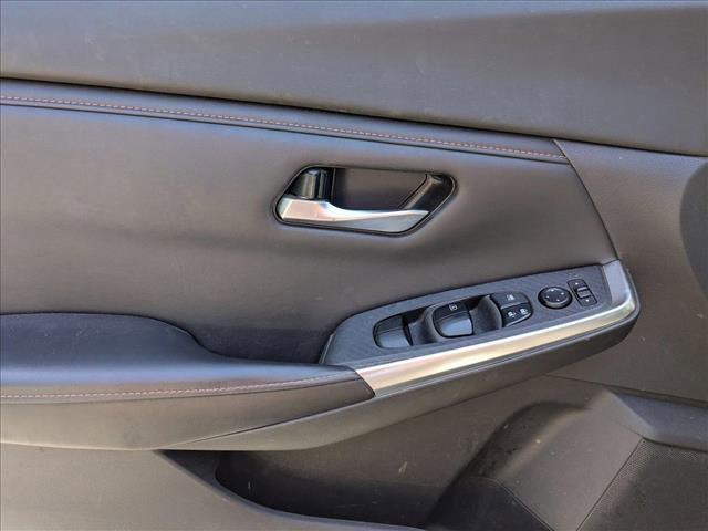Used 2023 Nissan Sentra SR w/ Electronics Package FWD image 10
