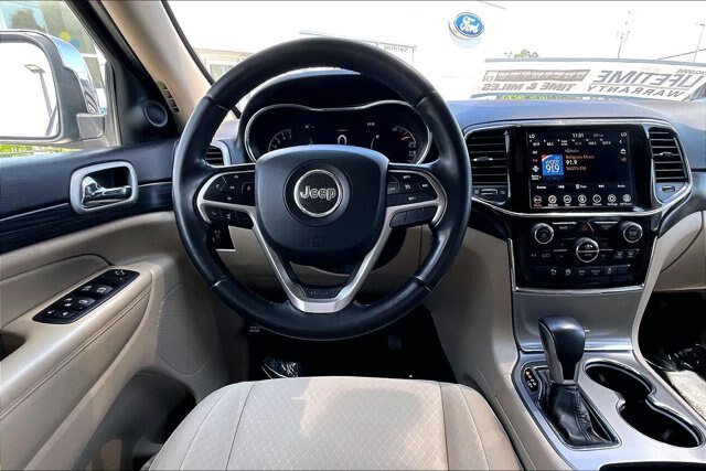 Used 2022 Jeep Grand Cherokee Laredo E AWD/4WD image 5
