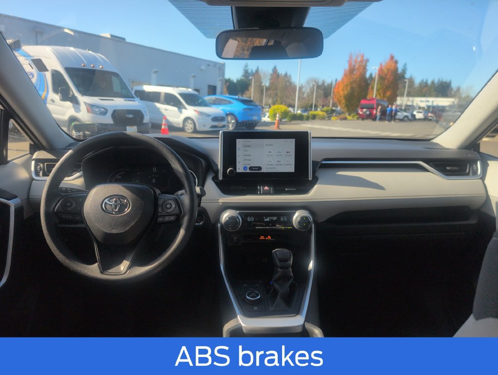 Used 2025 Toyota RAV4 XLE AWD/4WD image 6