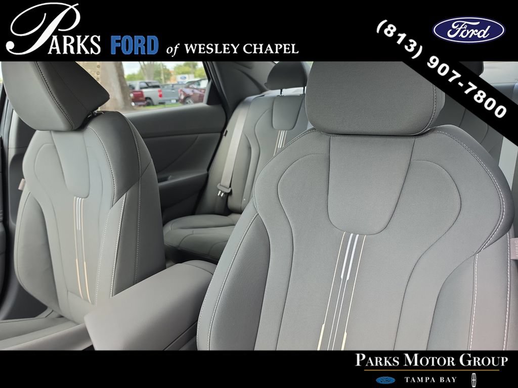 Used 2025 Hyundai Elantra SEL FWD image 18