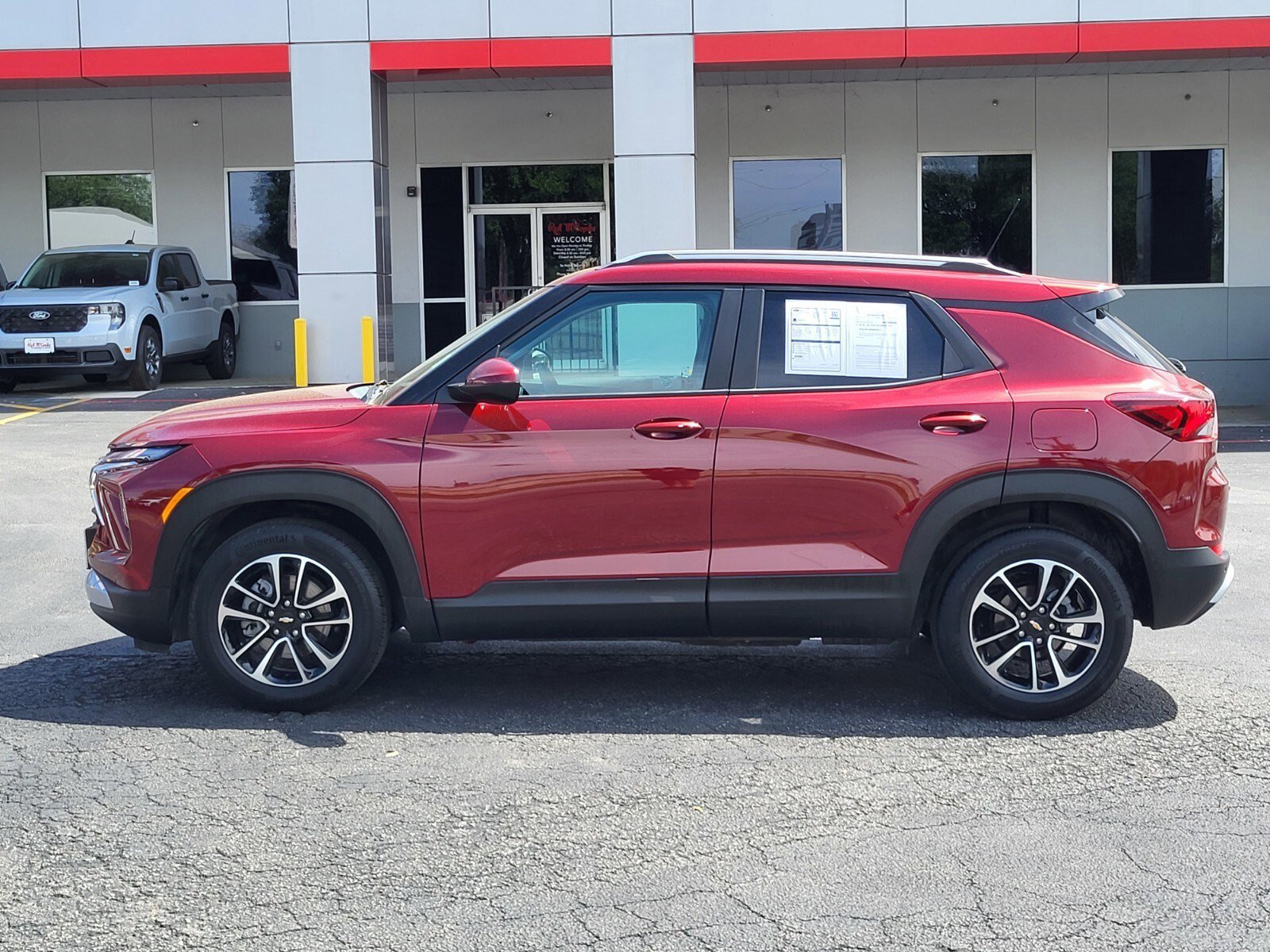 Used 2025 Chevrolet TrailBlazer LT w/ LT Cold Weather Package image 6