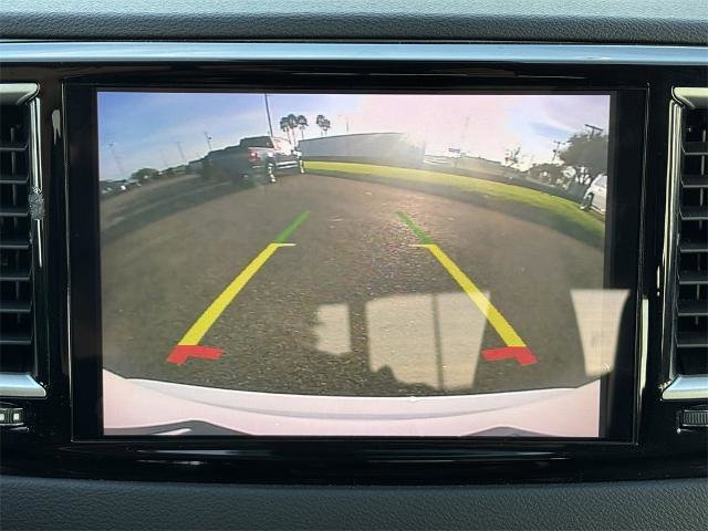 Used 2024 Chrysler Pacifica Touring-L image 30