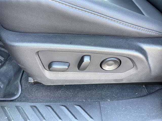Used 2024 Chevrolet Colorado LT w/ LT Convenience Package III RWD image 26