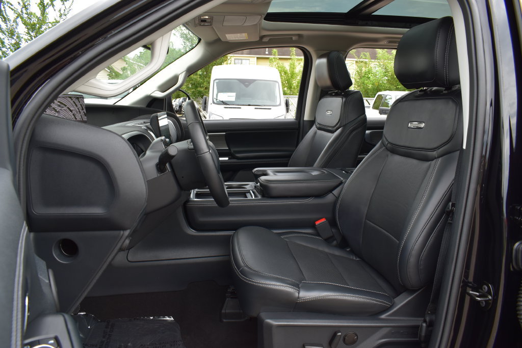 Certified 2025 Ford Expedition Platinum AWD/4WD image 24