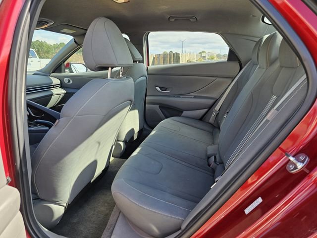 Used 2024 Hyundai Elantra SEL image 17