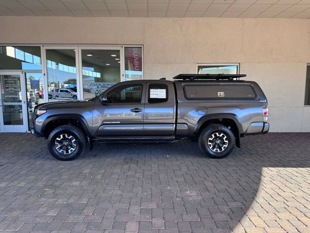 Used 2020 Toyota Tacoma TRD Off-Road w/ TRD Premium Off Road Package AWD/4WD image 2