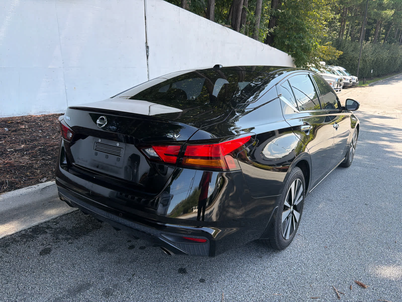 Used 2020 Nissan Altima 2.5 SV FWD image 2