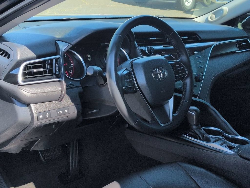 Used 2018 Toyota Camry XSE FWD image 11