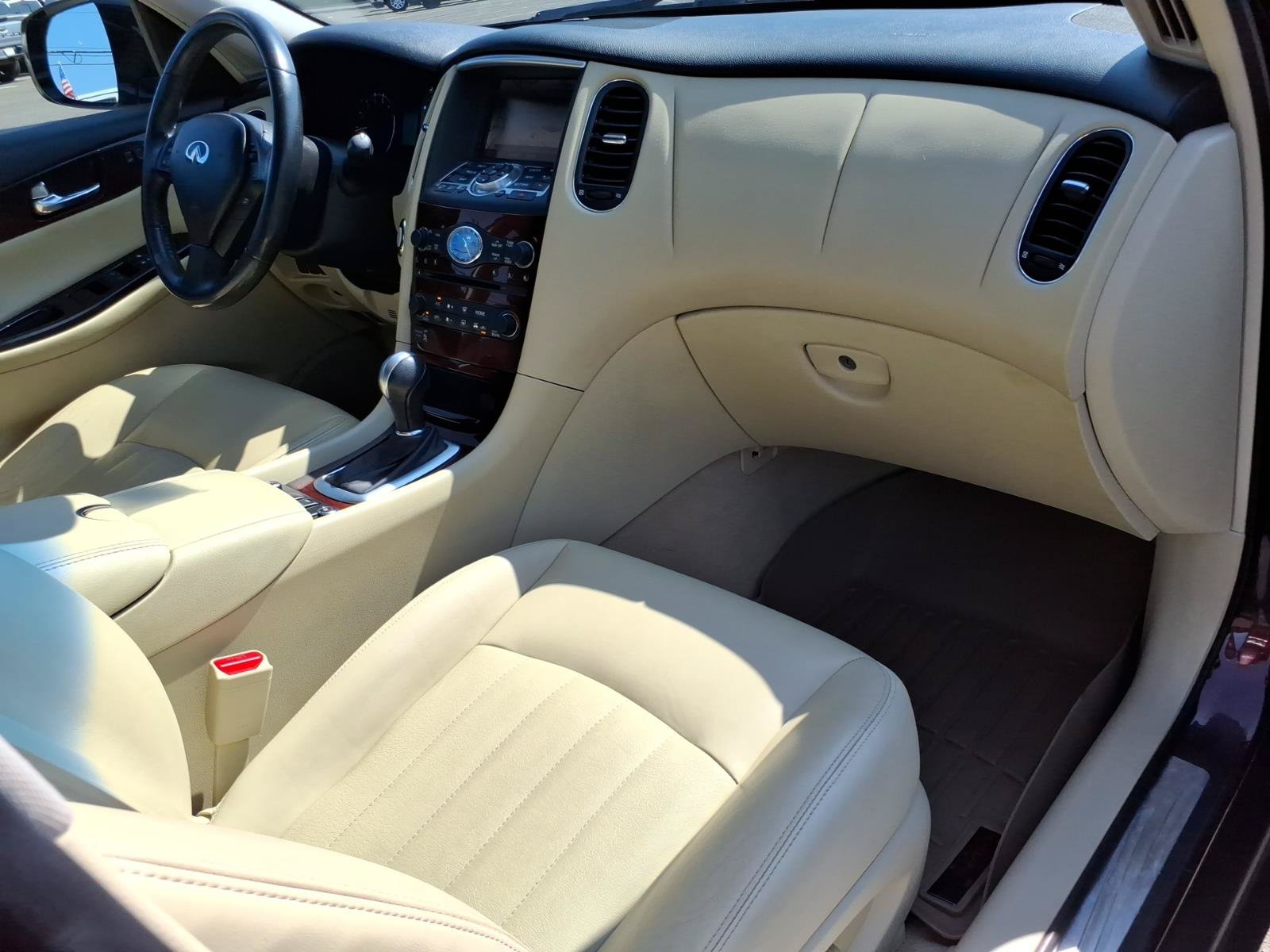Used 2017 INFINITI QX50 AWD w/ Premium Plus Package image 9