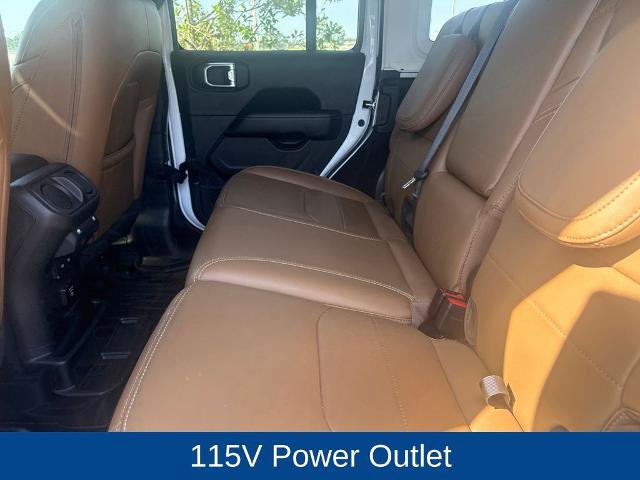 Used 2023 Jeep Wrangler Unlimited Sahara w/ Cold Weather Group AWD/4WD image 9