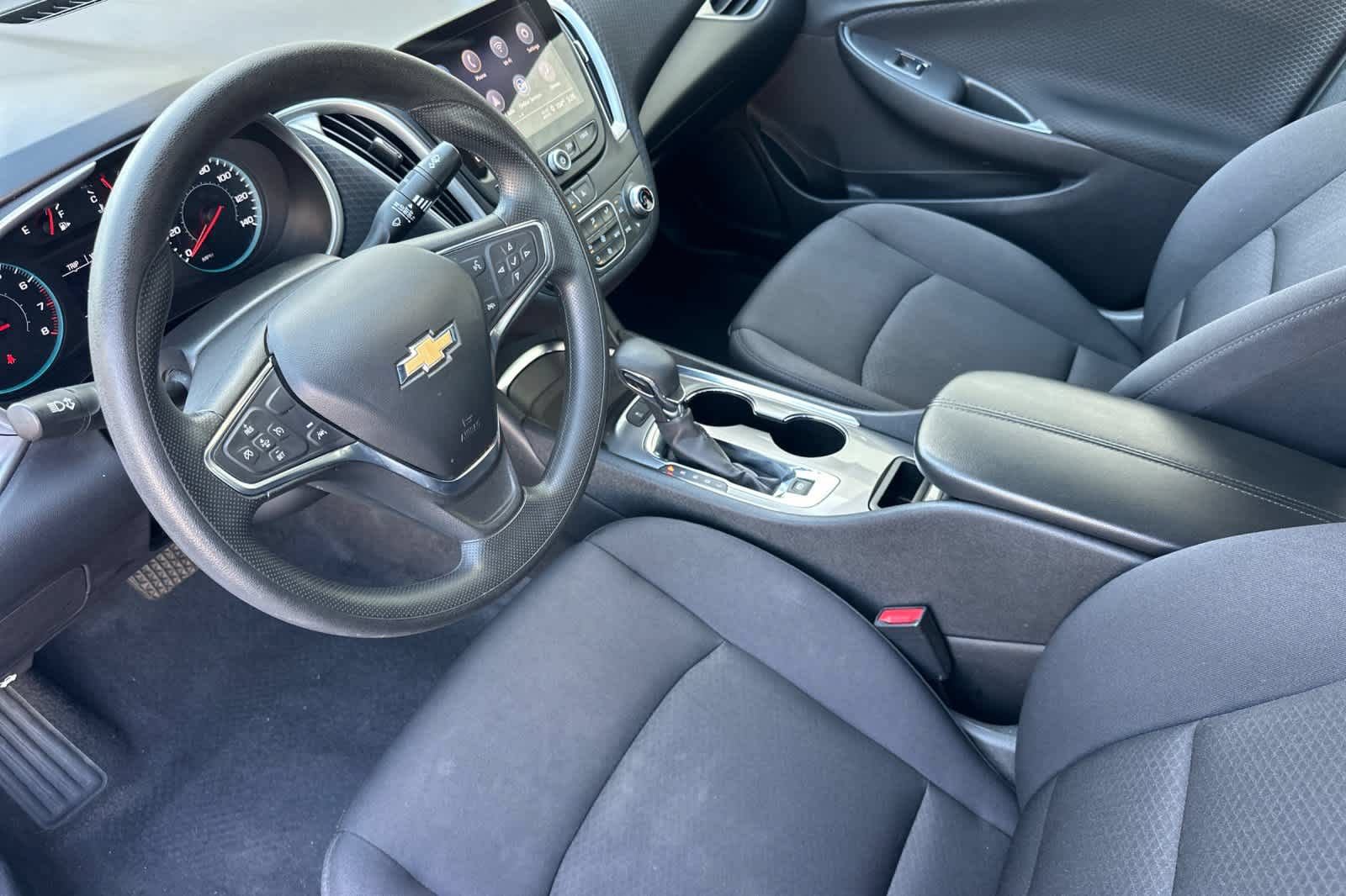 Used 2025 Chevrolet Malibu LT FWD image 12