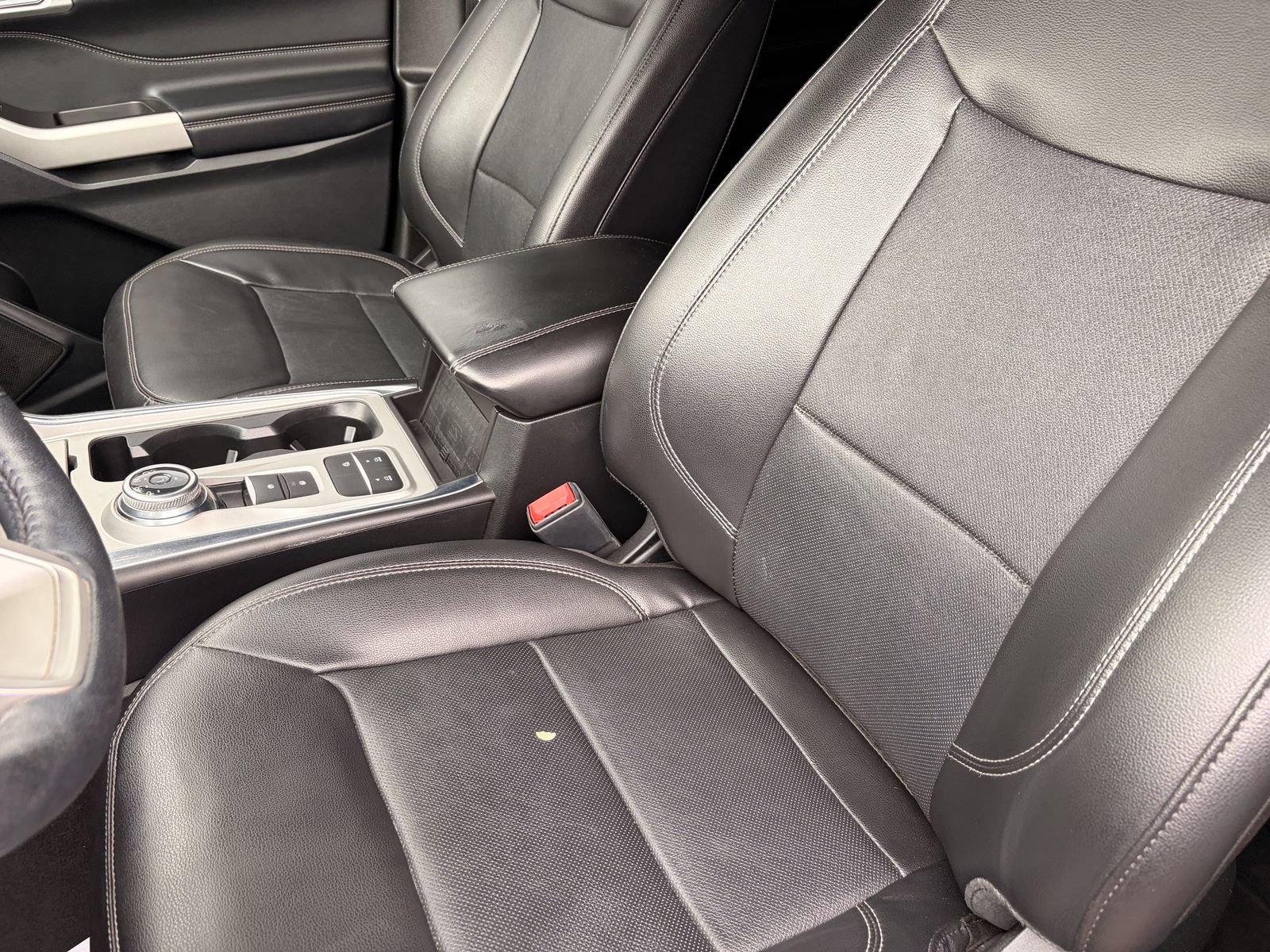 Certified 2023 Ford Explorer Limited w/ Hybrid Equipment Group 310A RWD image 17