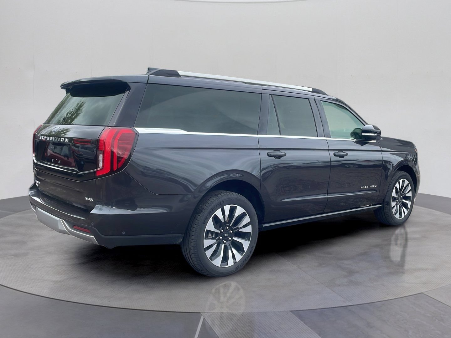 Certified 2025 Ford Expedition Max Platinum w/ Driver's Package AWD/4WD image 6