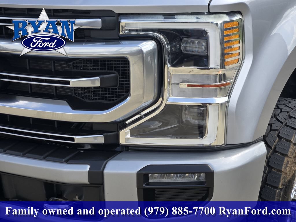 Certified 2022 Ford F350 Platinum w/ FX4 Off-Road Package AWD/4WD image 6
